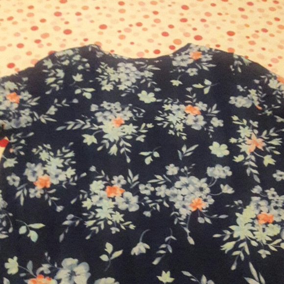 Blouse - Picture 2 of 3